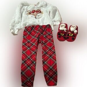 Cozy Holiday Outfit with Santa Socks toddler girls Sz. 5 EUC
